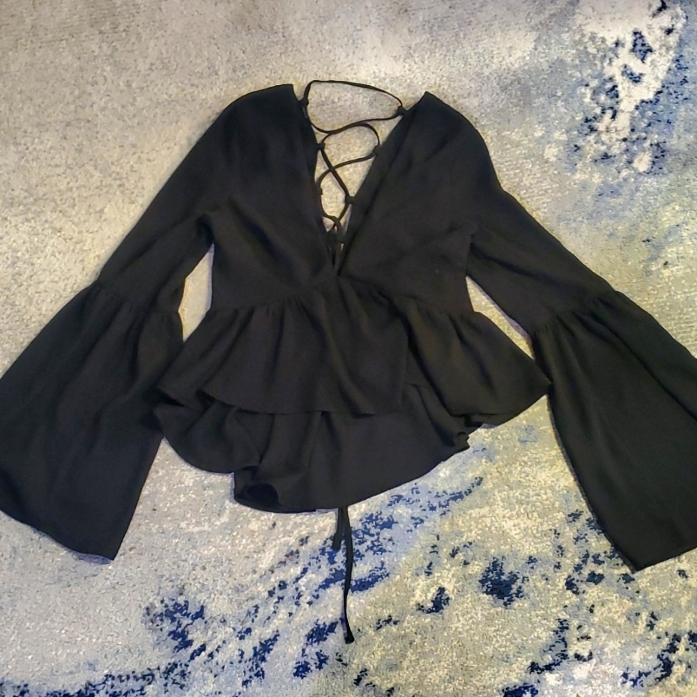 Tobi flowy flirty crop top
